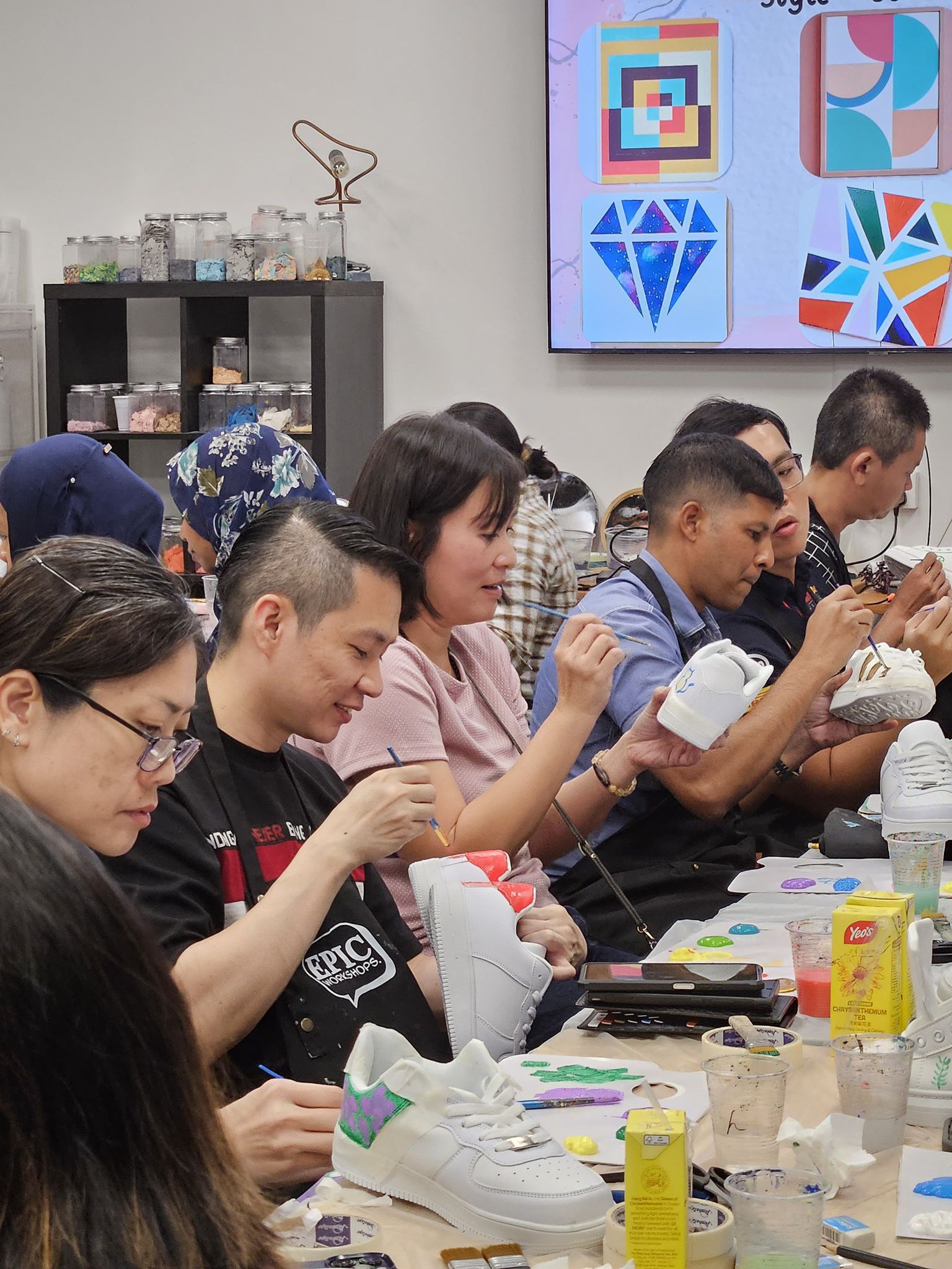 Sneakers Art Jamming in action